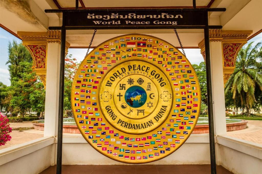 Hotel Mutiara Ambon Exterior photo